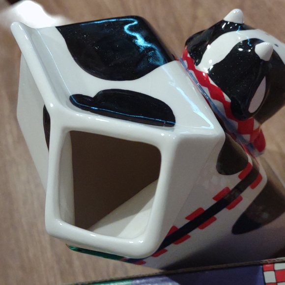 NIB Russ Clem 'n Clara novelty pitcher - Picture 3 of 8